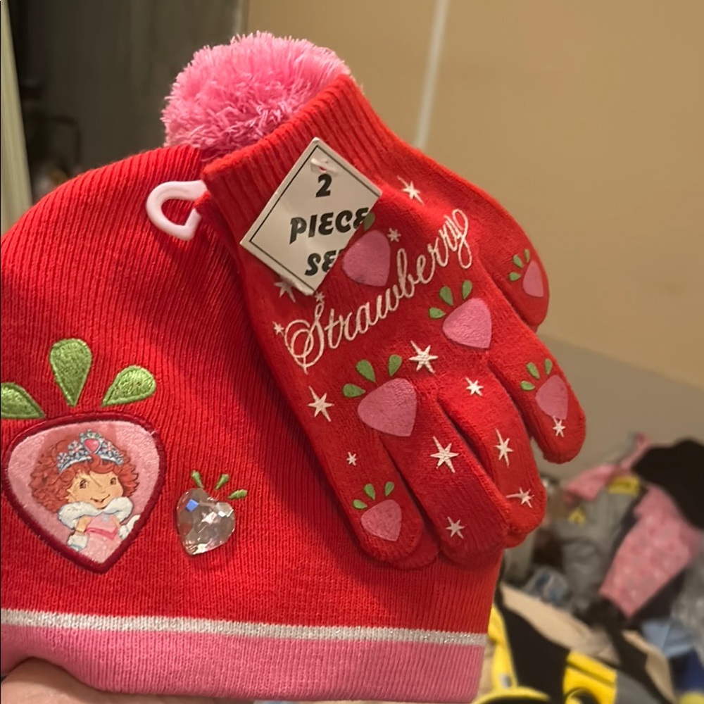 Vintage strawberry shortcake Red/Pink Kids Hat/Gloves Set